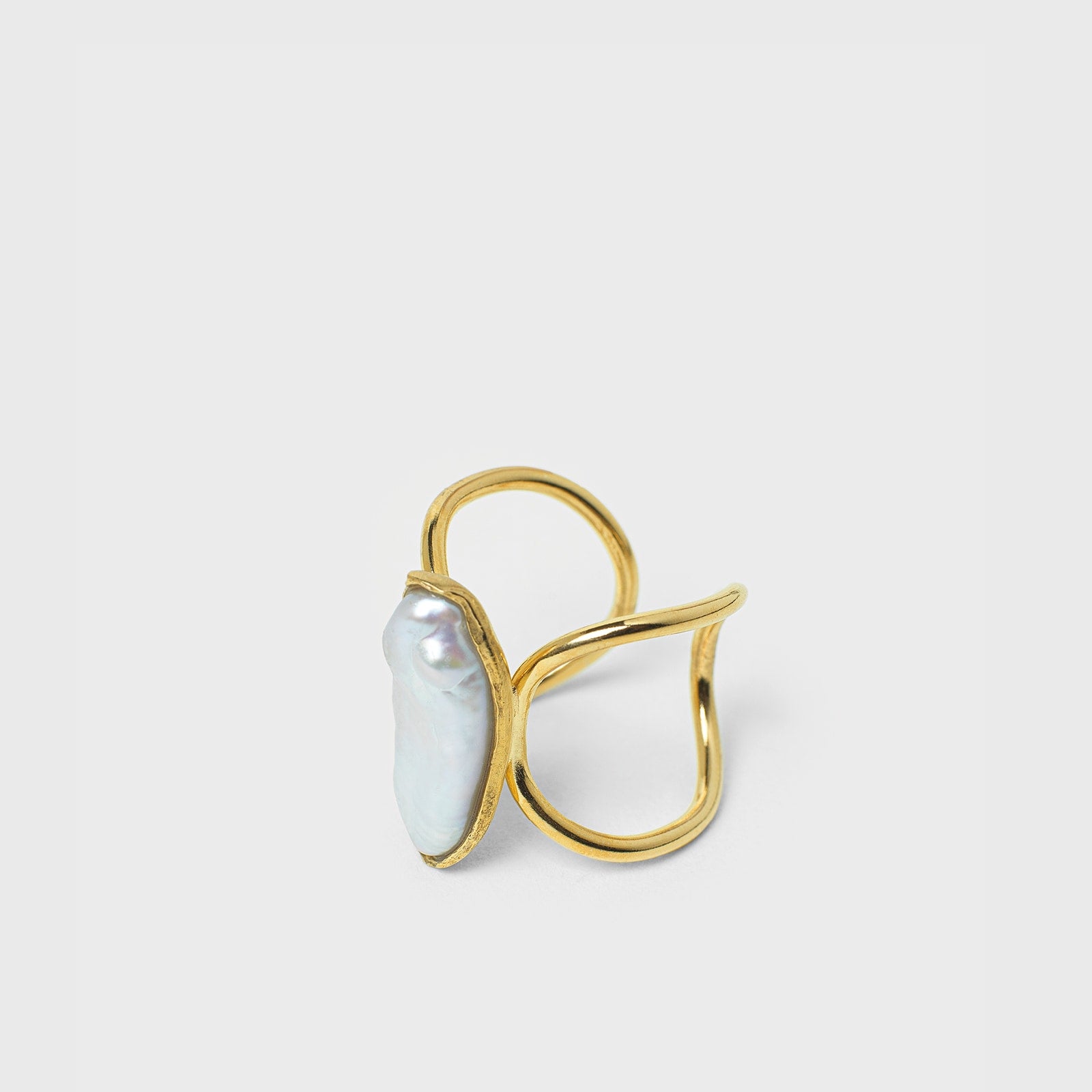 Louvers Ring | Gold Pearl