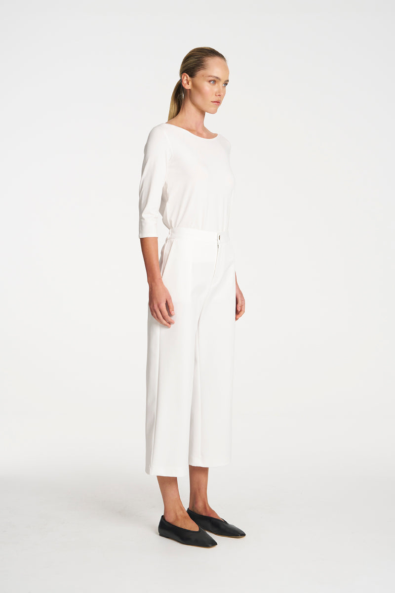 Relaxed Boat Neck | White