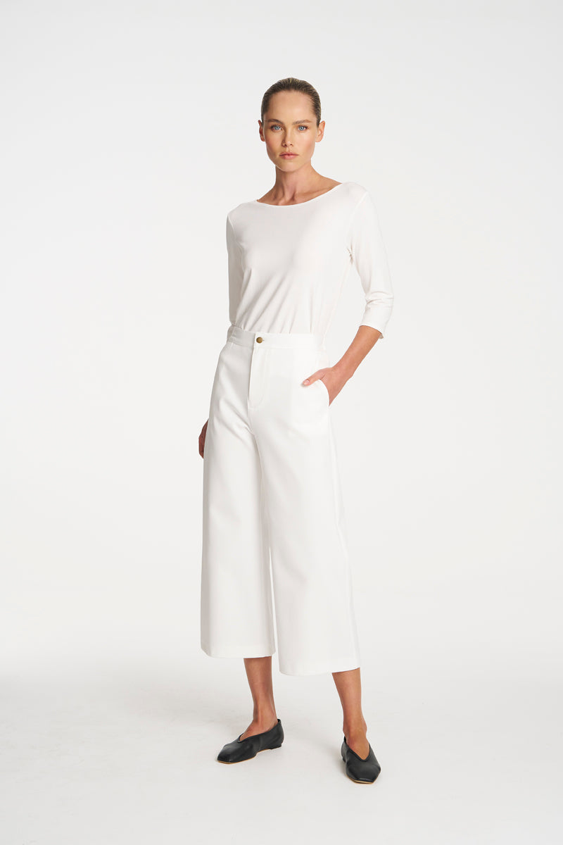 Relaxed Boat Neck | White