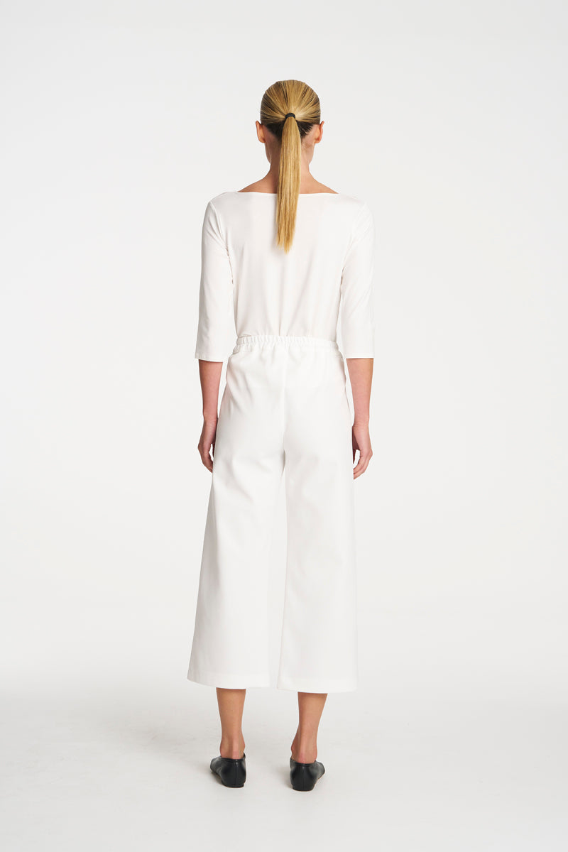 Relaxed Boat Neck | White